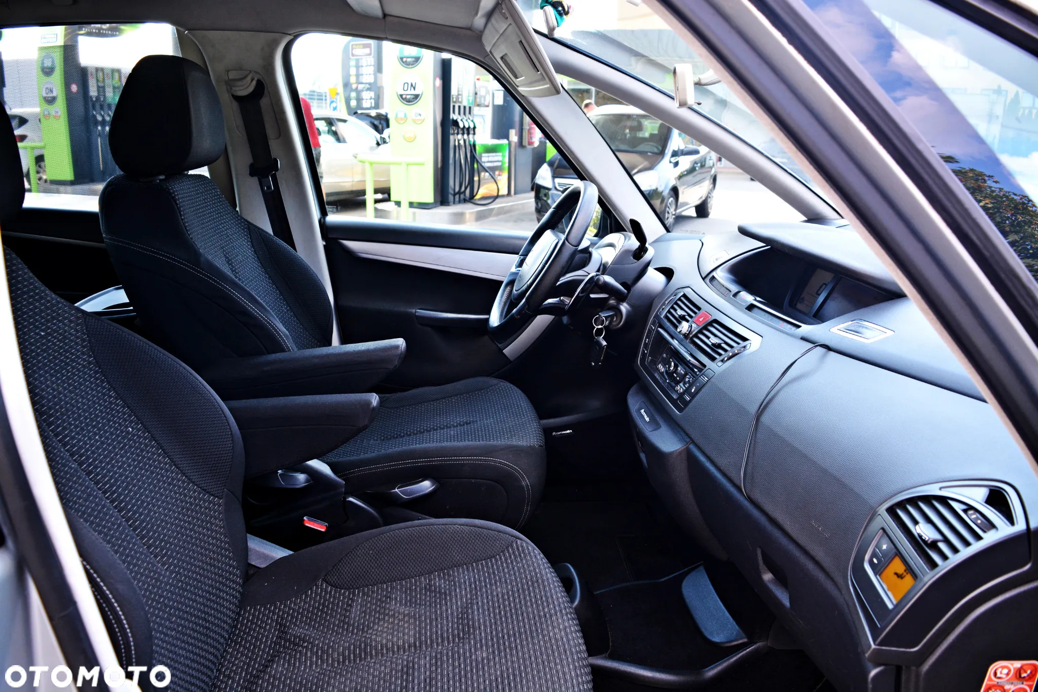 Citroën C4 Picasso 1.6 HDi FAP EGS6 C-Chic - 28