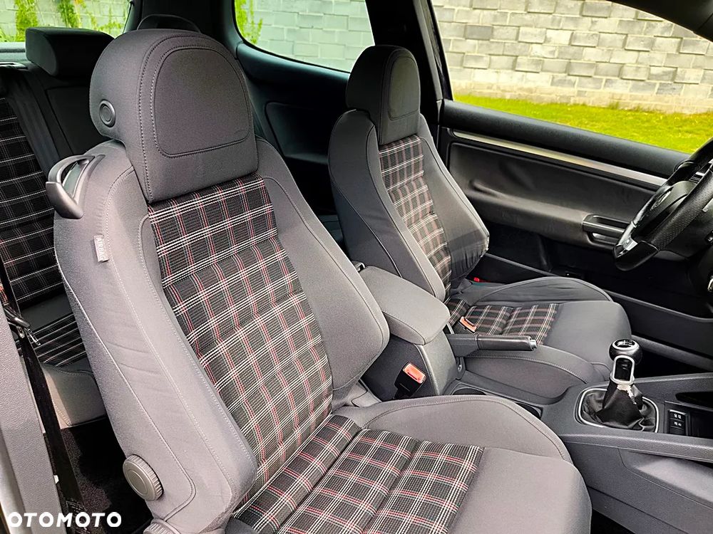 Volkswagen Golf 2.0 GTI - 22