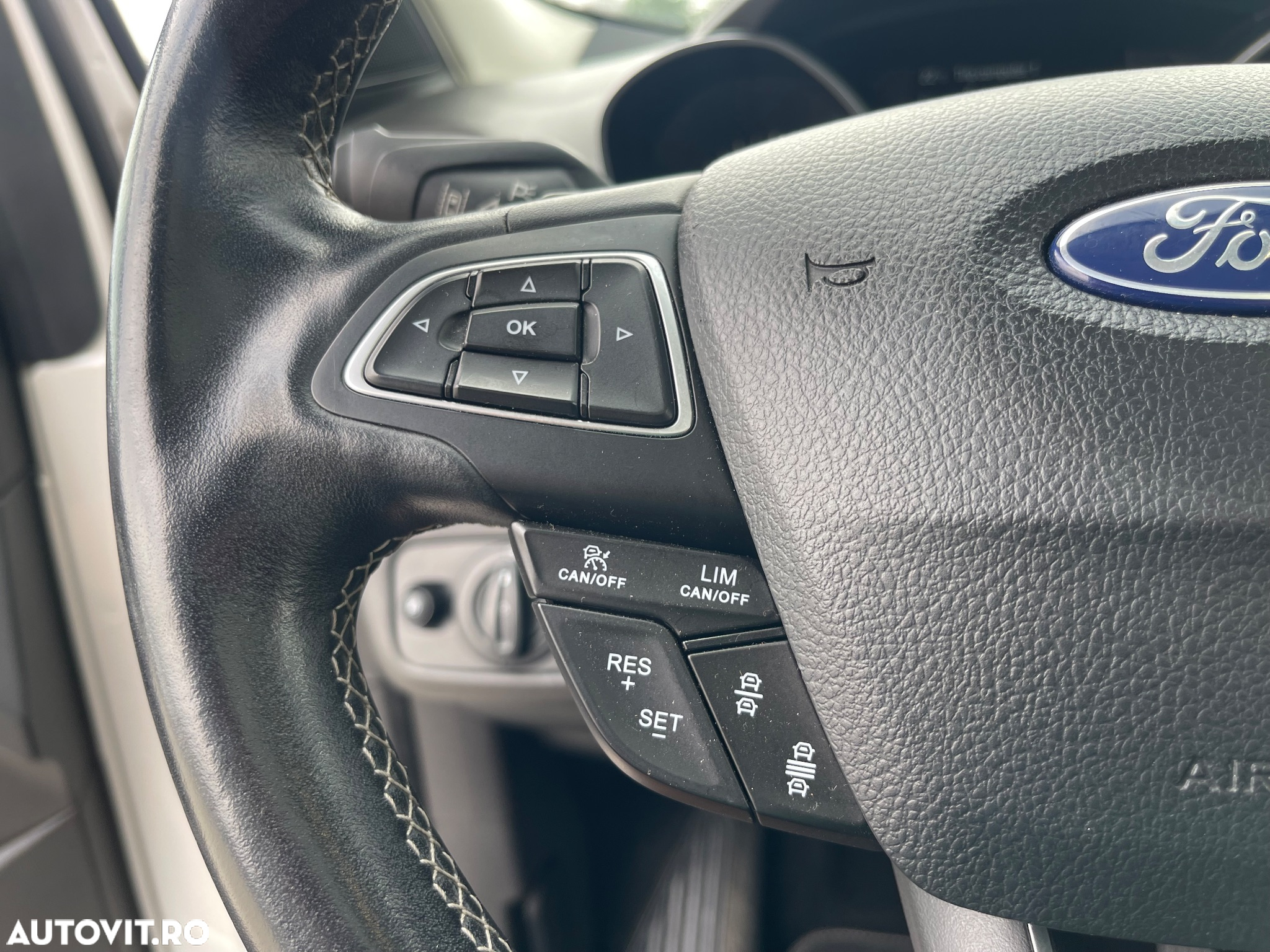 Ford Kuga 2.0 TDCi 4WD Powershift Vignale - 18