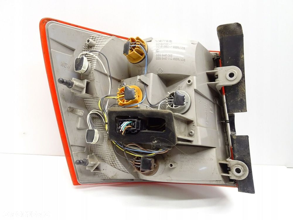 LAMPA PRAWA PRAWY TYŁ TYLNA SKODA OCTAVIA III KOMBI 5E9945096 - 8