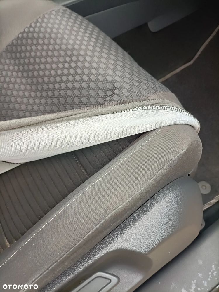 Volkswagen Touran 1.9 TDI DPF Conceptline - 10