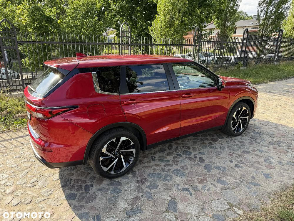 Mitsubishi Outlander - 13