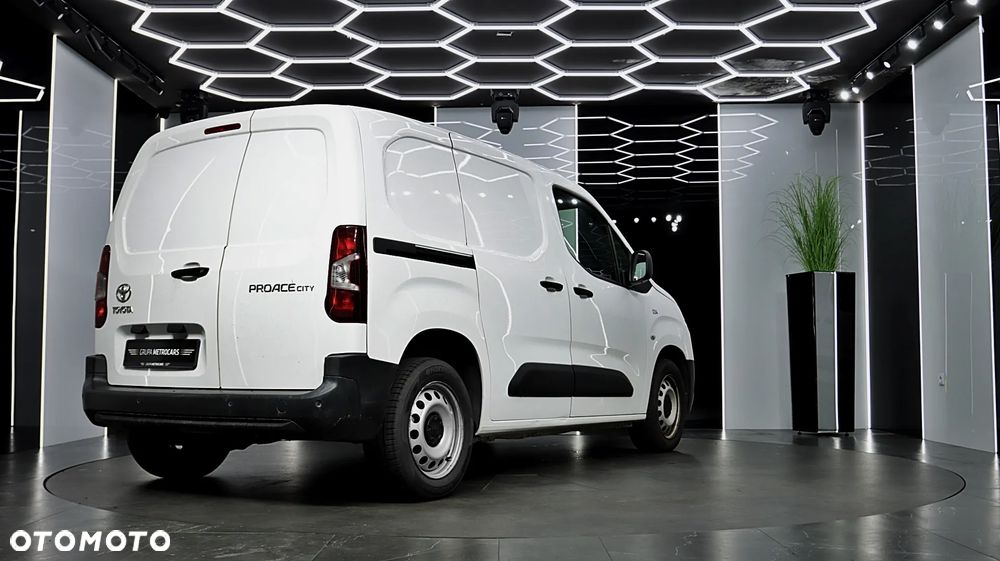 Toyota Proace City 1.5 D-4D Long 2,3t Active (bryg.) - 11
