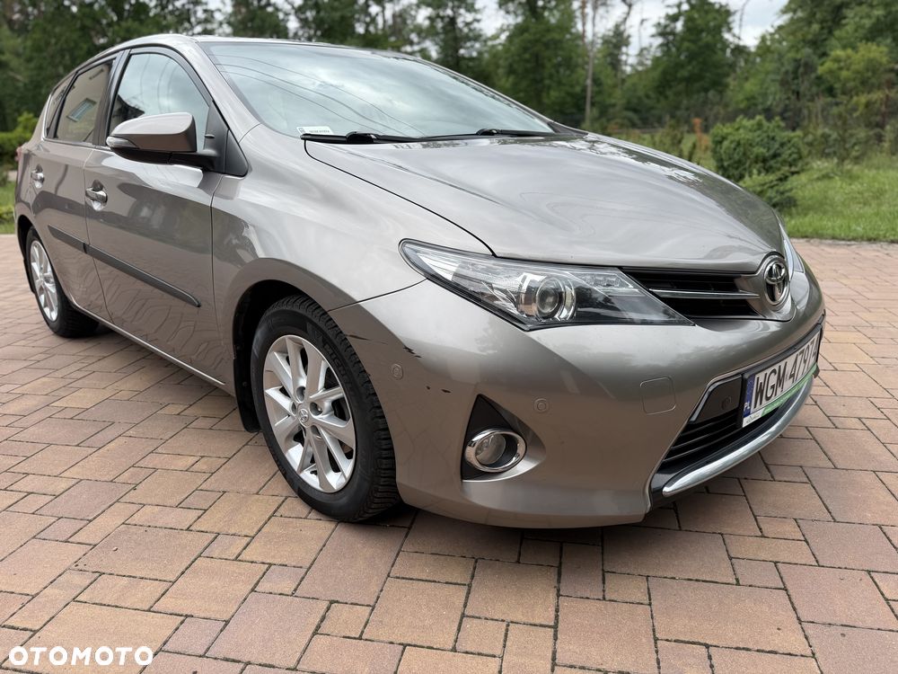 Toyota Auris 1.33 VVT-i Premium Comfort - 4