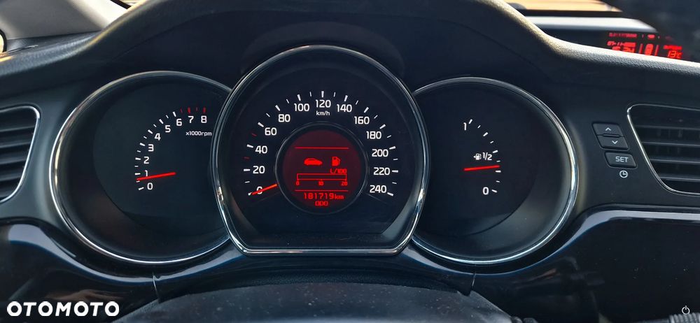 Kia Ceed Cee'd 1.6 GDI Business Line - 35