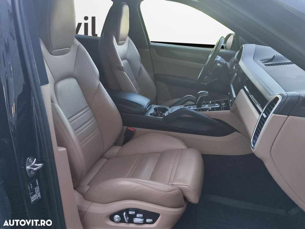 Porsche Cayenne - 18