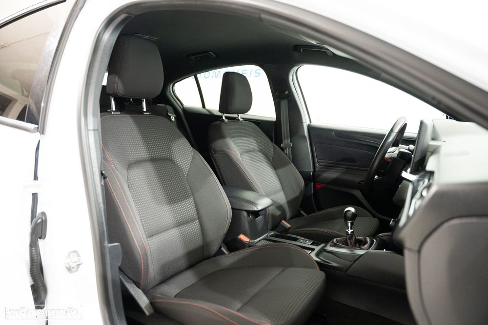 Ford Focus 1.0 EcoBoost MHEV ST-Line - 23
