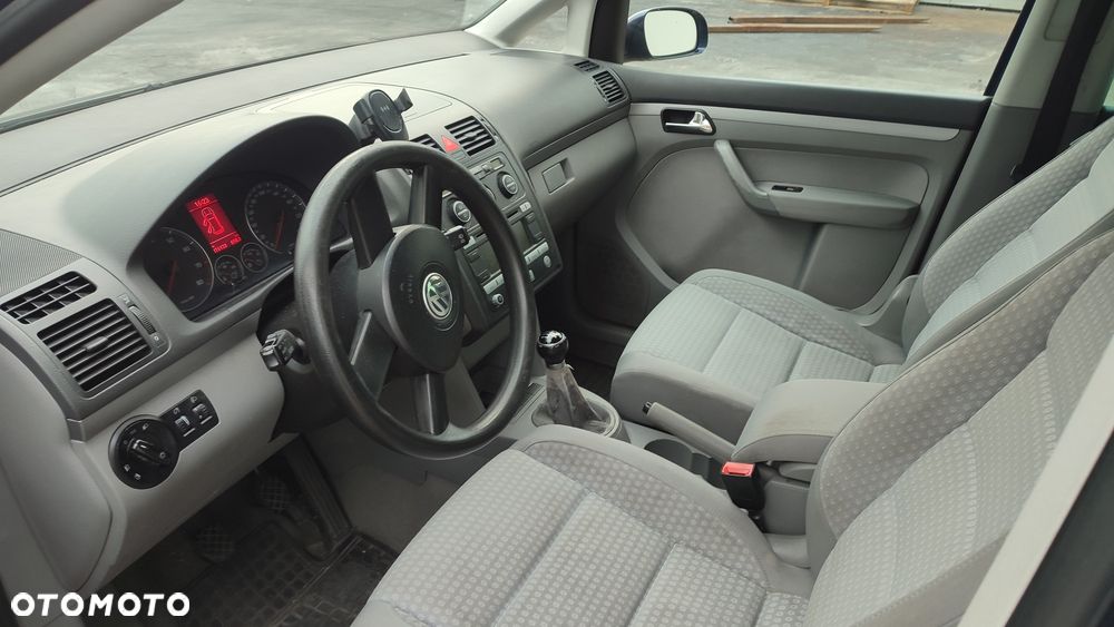 Volkswagen Touran - 6