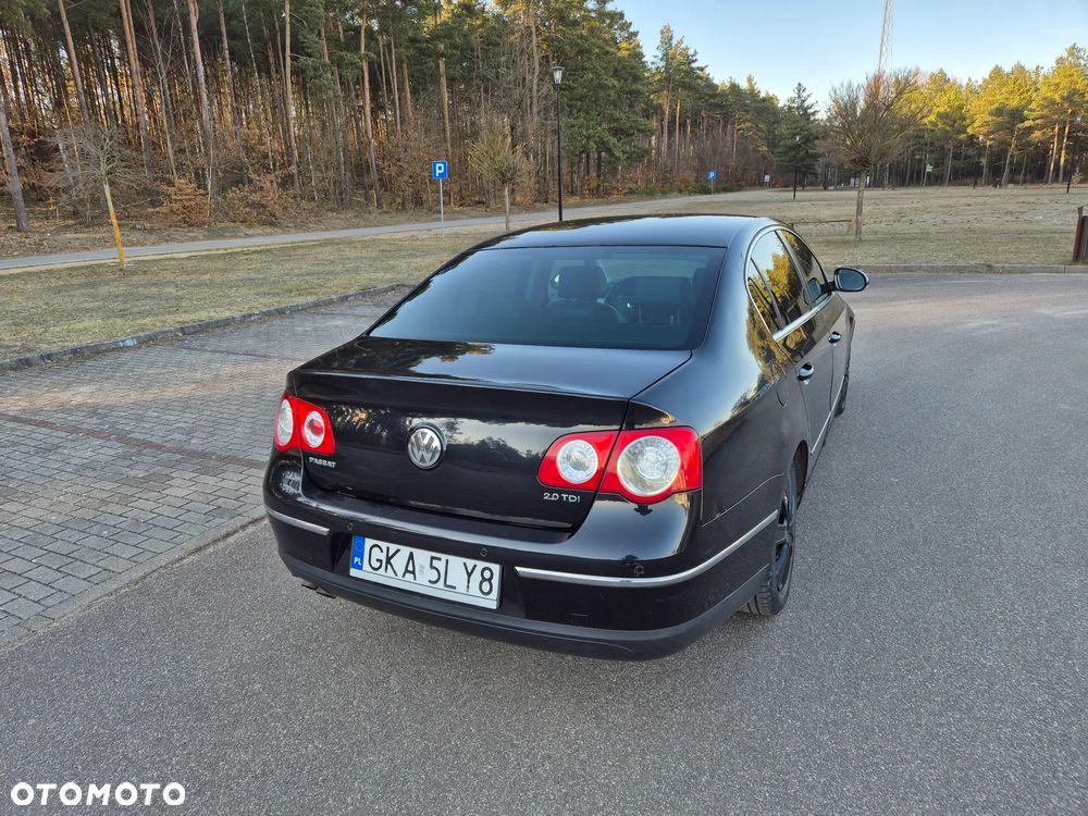 Volkswagen Passat 2.0 TDI DPF Highline - 4