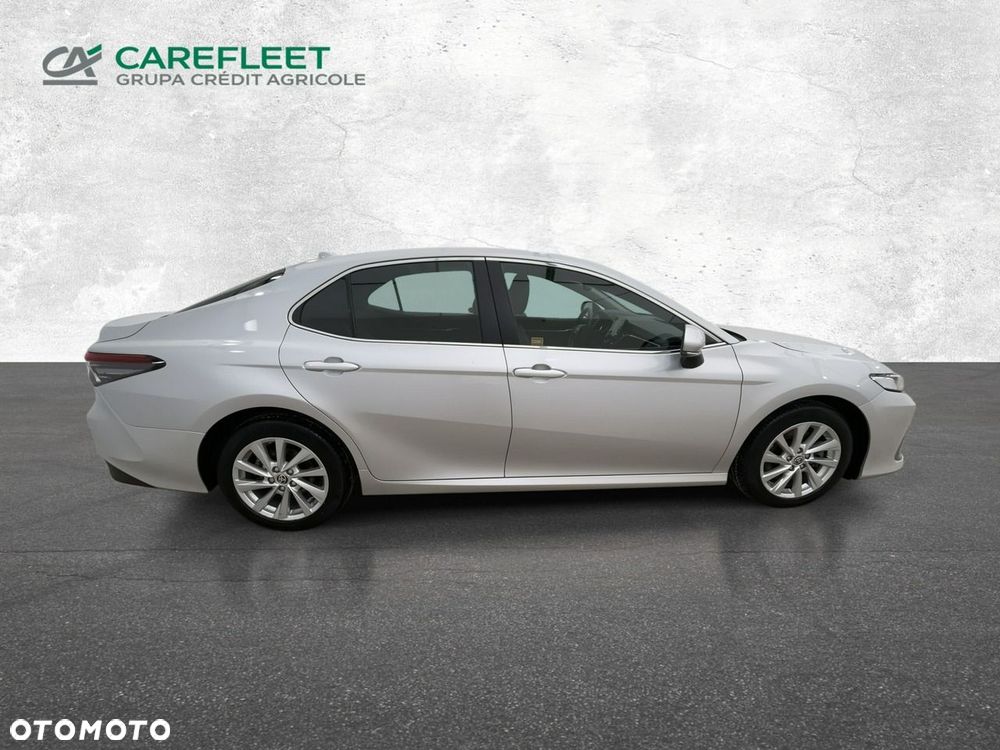 Toyota Camry - 4