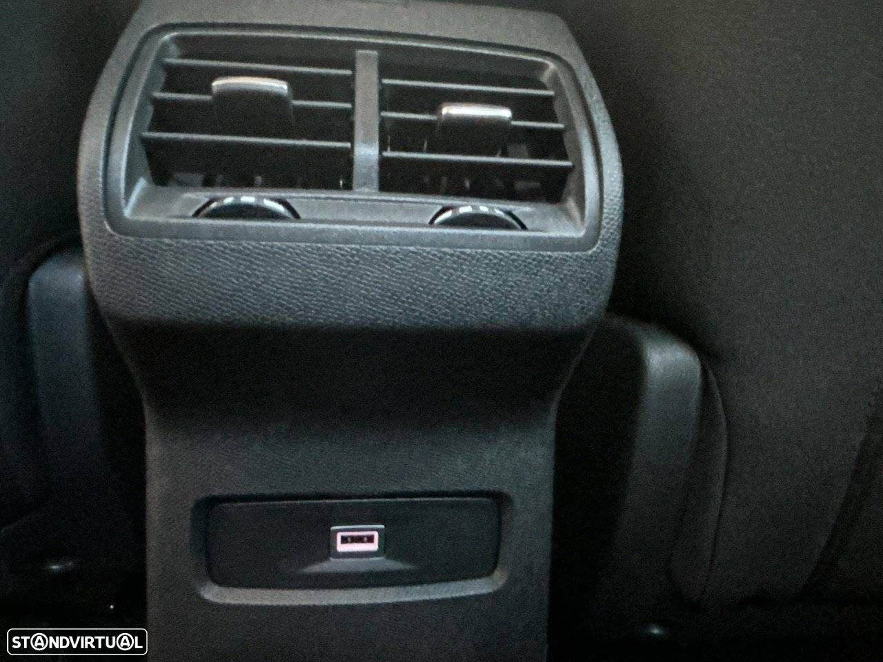 Citroën C4 X 1.2 PureTech Plus EAT8 - 26