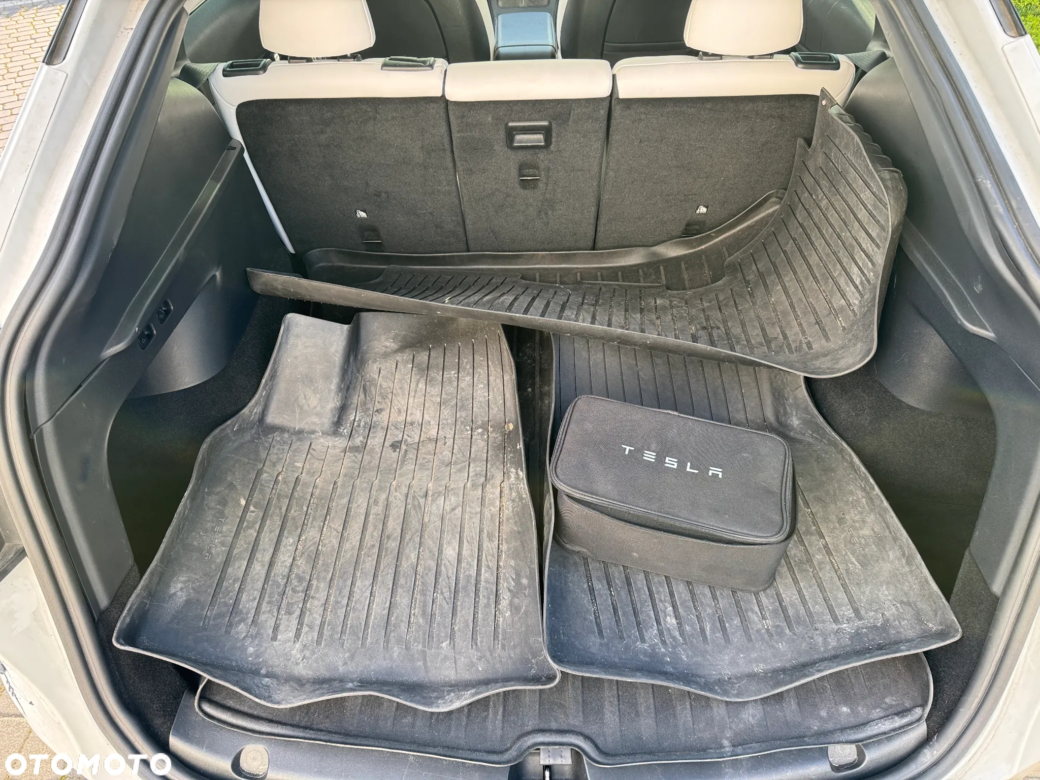 Tesla Y Model Long Range Dual Motor AWD - 26
