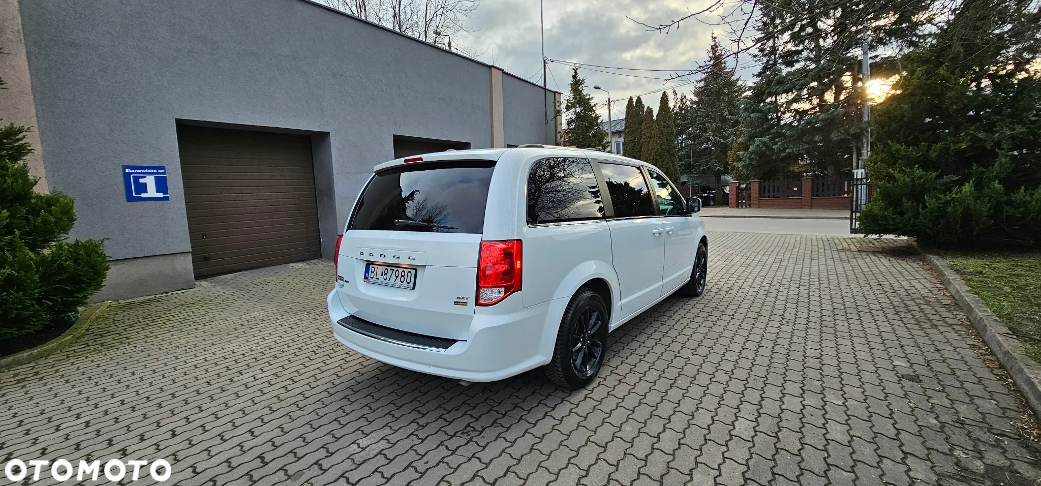 Dodge Grand Caravan - 28