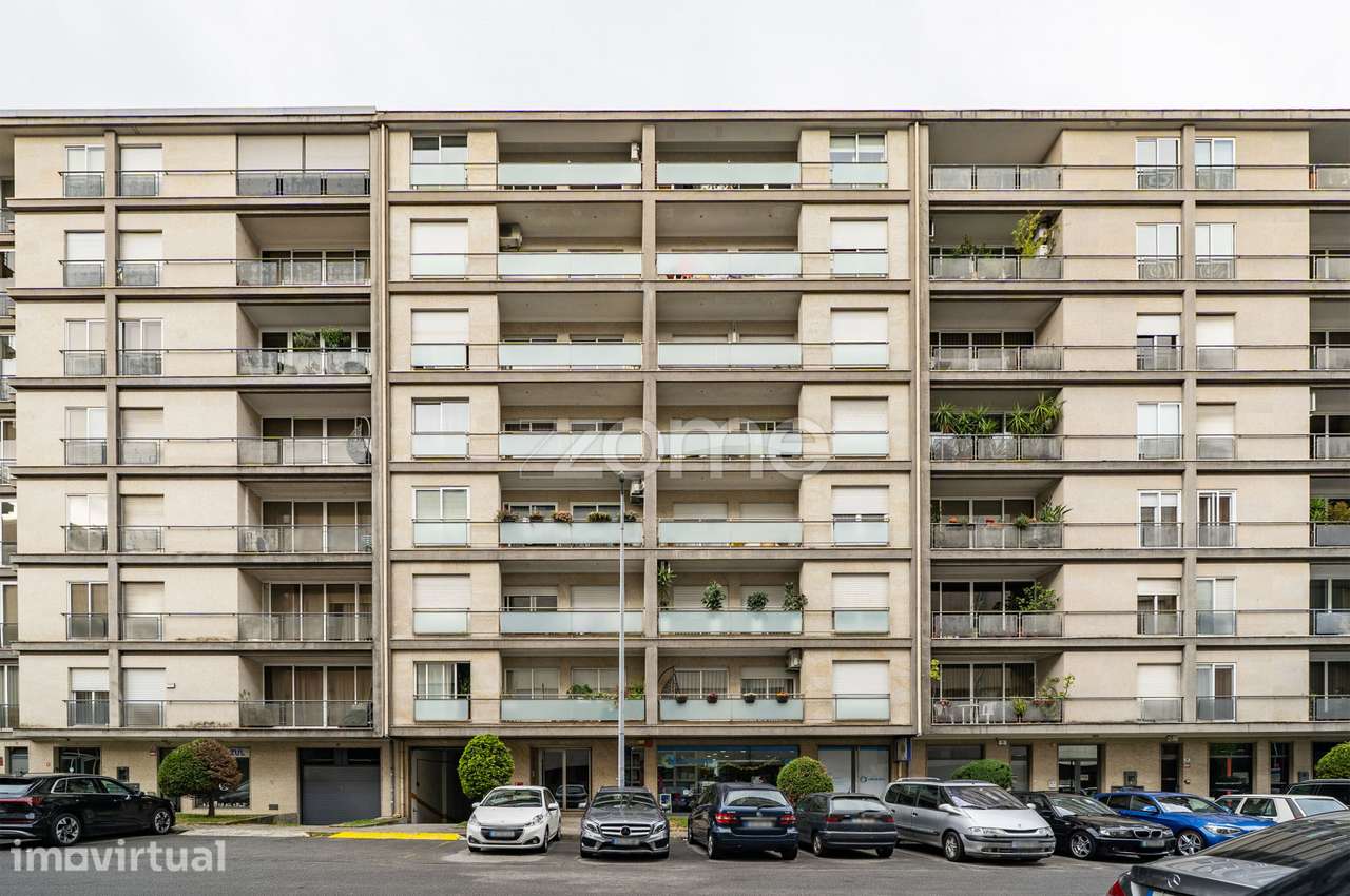 Apartamento T3 com Garagem Fechada e Elevador São Vitor - Grande imagem: 2/38