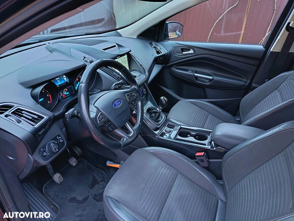 Ford Kuga 1.5 TDCi 2x4 Titanium - 6