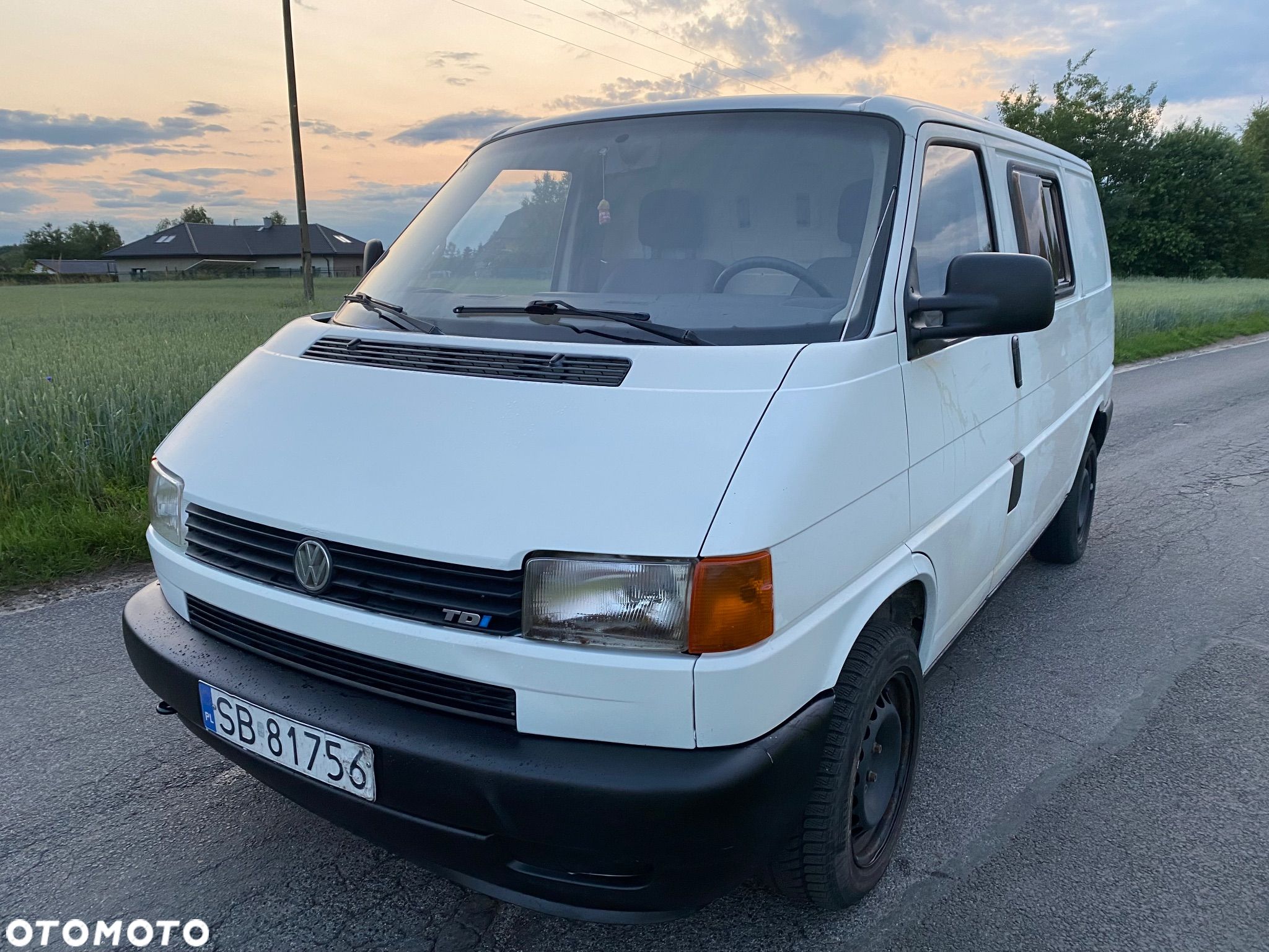 Volkswagen Transporter - 1