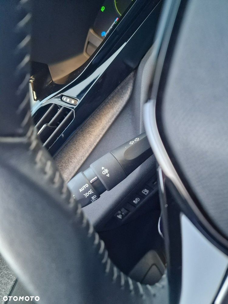 Peugeot 308 1.6 Hybrid PHEV Allure EAT8 - 32