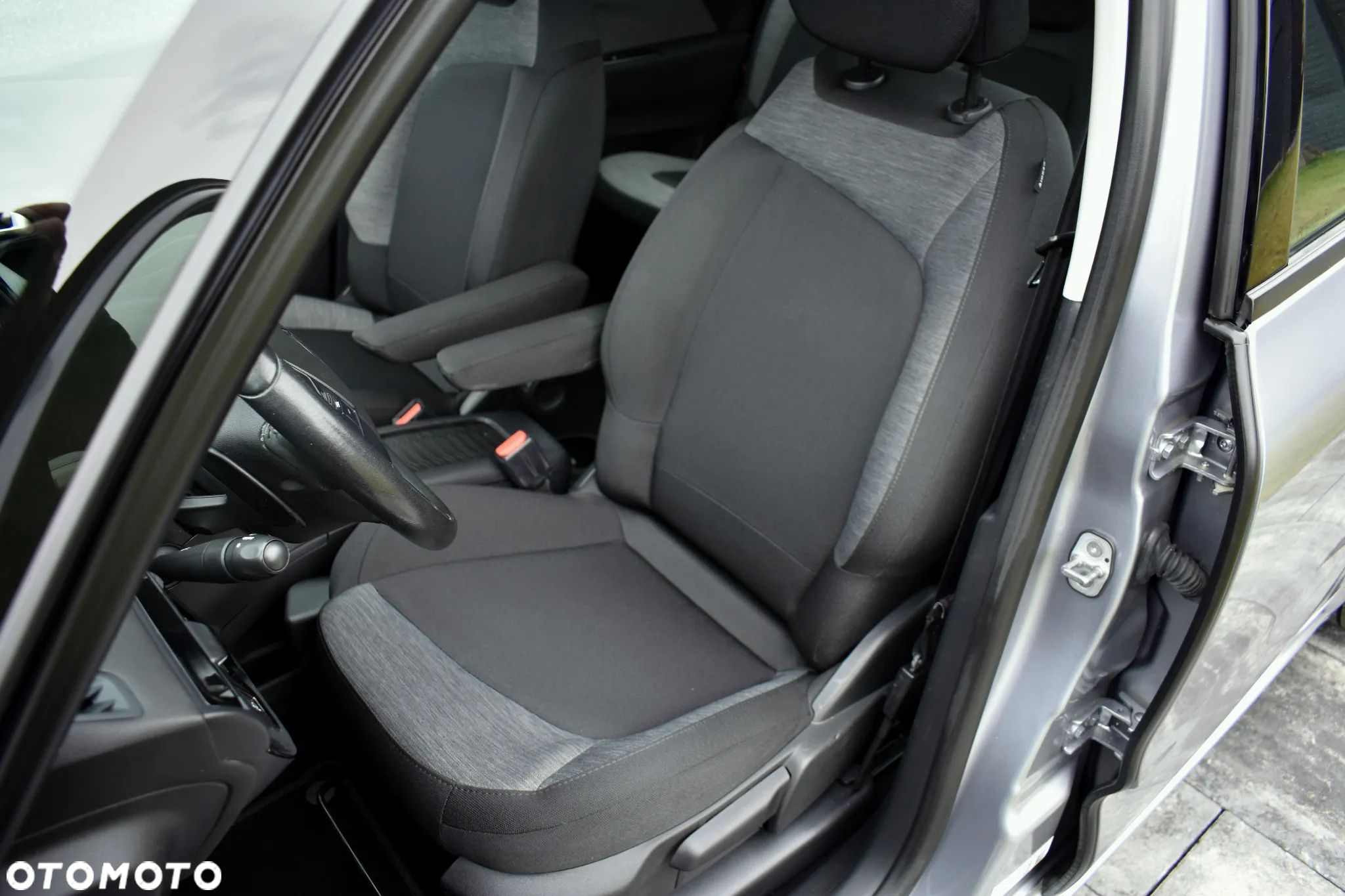 Citroën C4 SpaceTourer PureTech 130 Stop&Start EAT8 SELECTION - 25