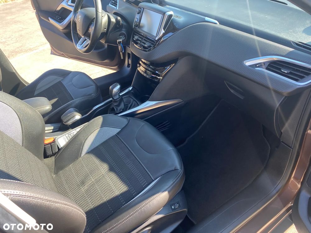 Peugeot 2008 120 VTI Allure - 12