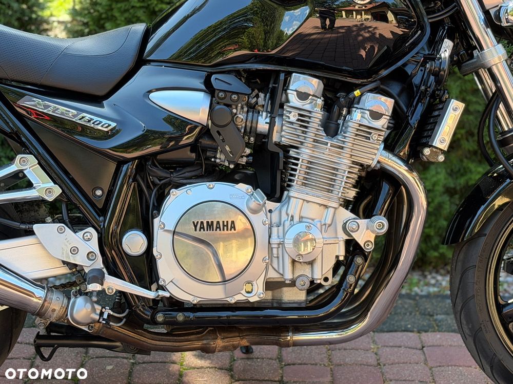 Yamaha XJR - 13