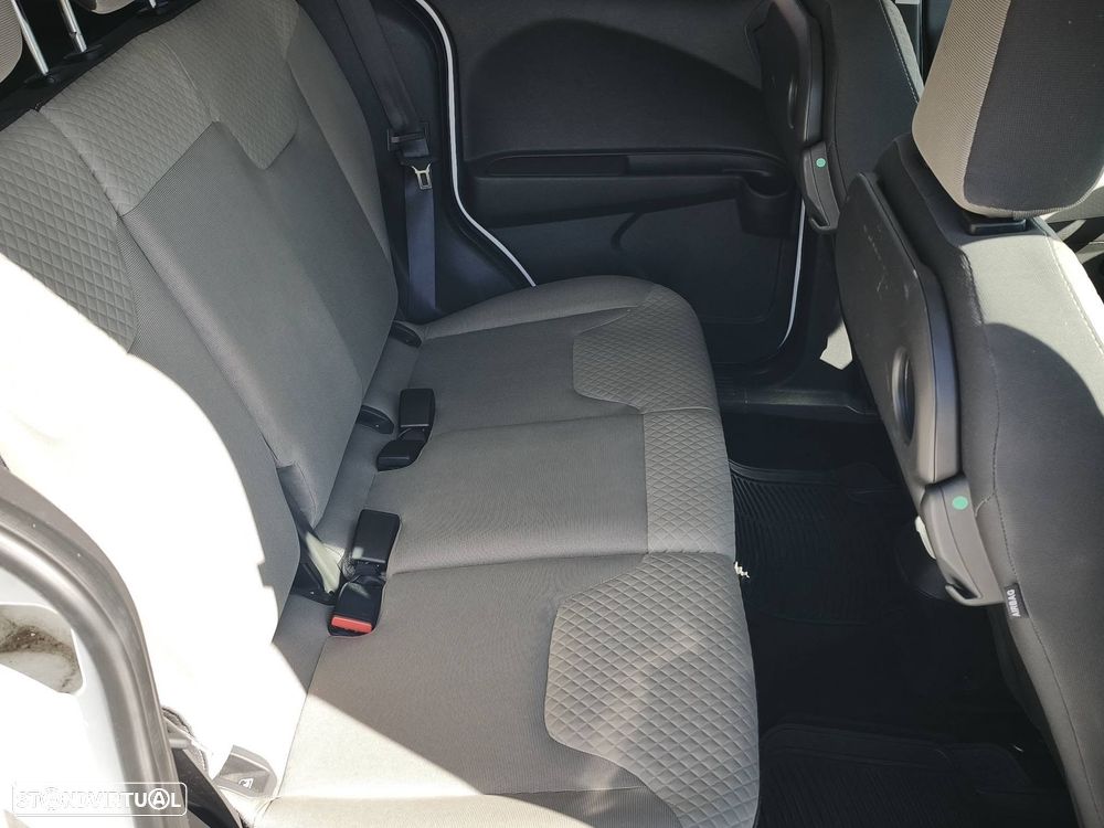 Ford Tourneo Courier 1.0 EcoBoost Titanium - 25