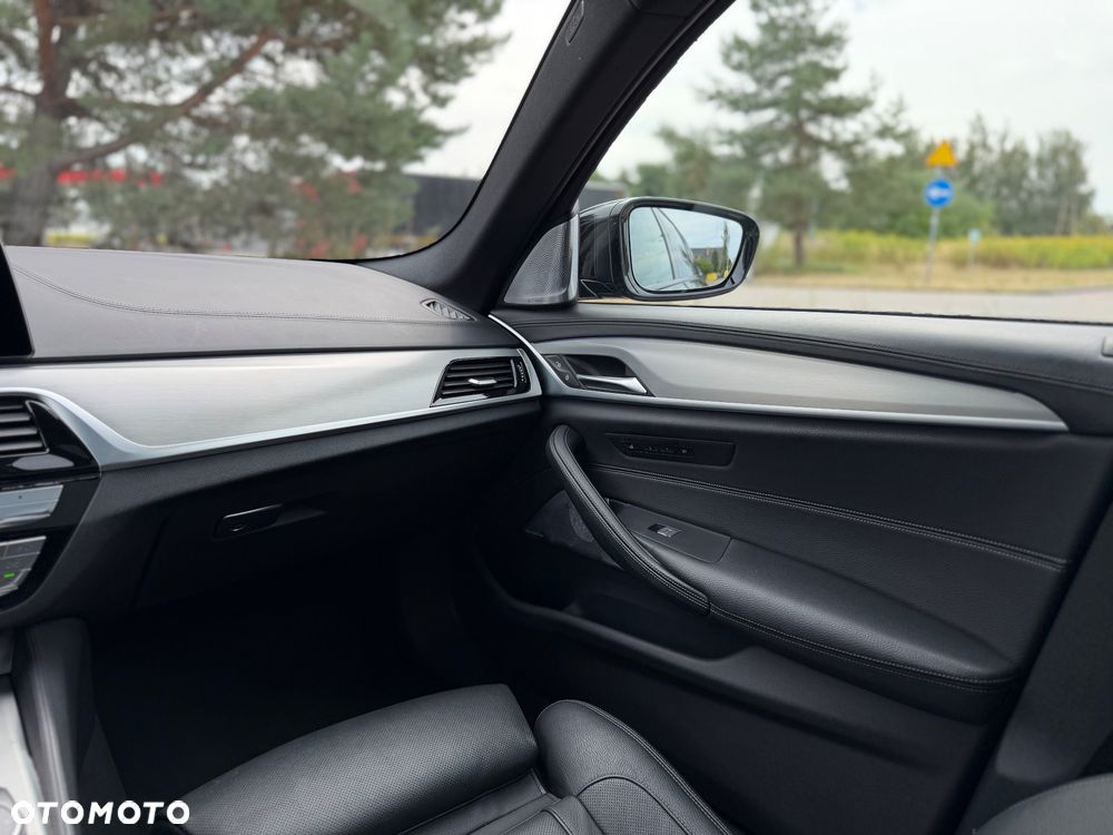 BMW Seria 5 540d xDrive M Sport sport - 26