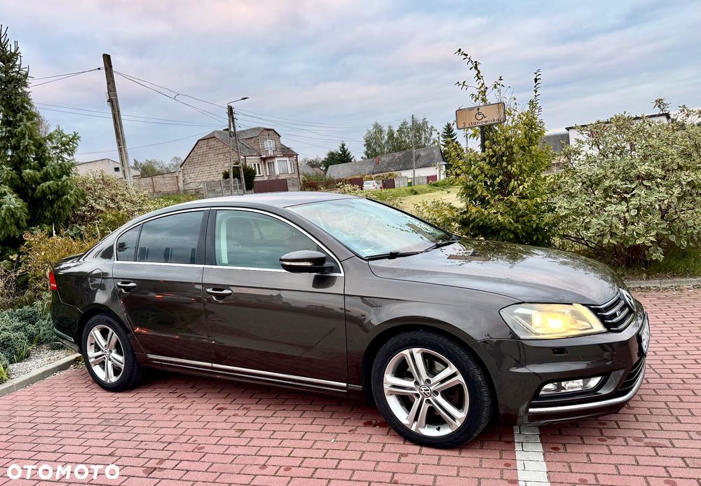 Volkswagen Passat 2.0 TDI Highline DSG - 2