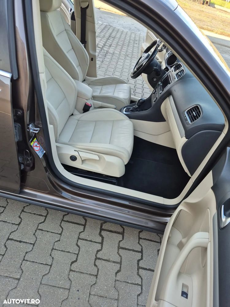 Volkswagen Golf 2.0 TDI DPF DSG Exclusive - 6