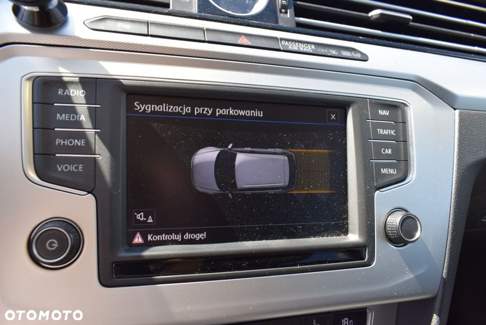 Volkswagen Passat - 34