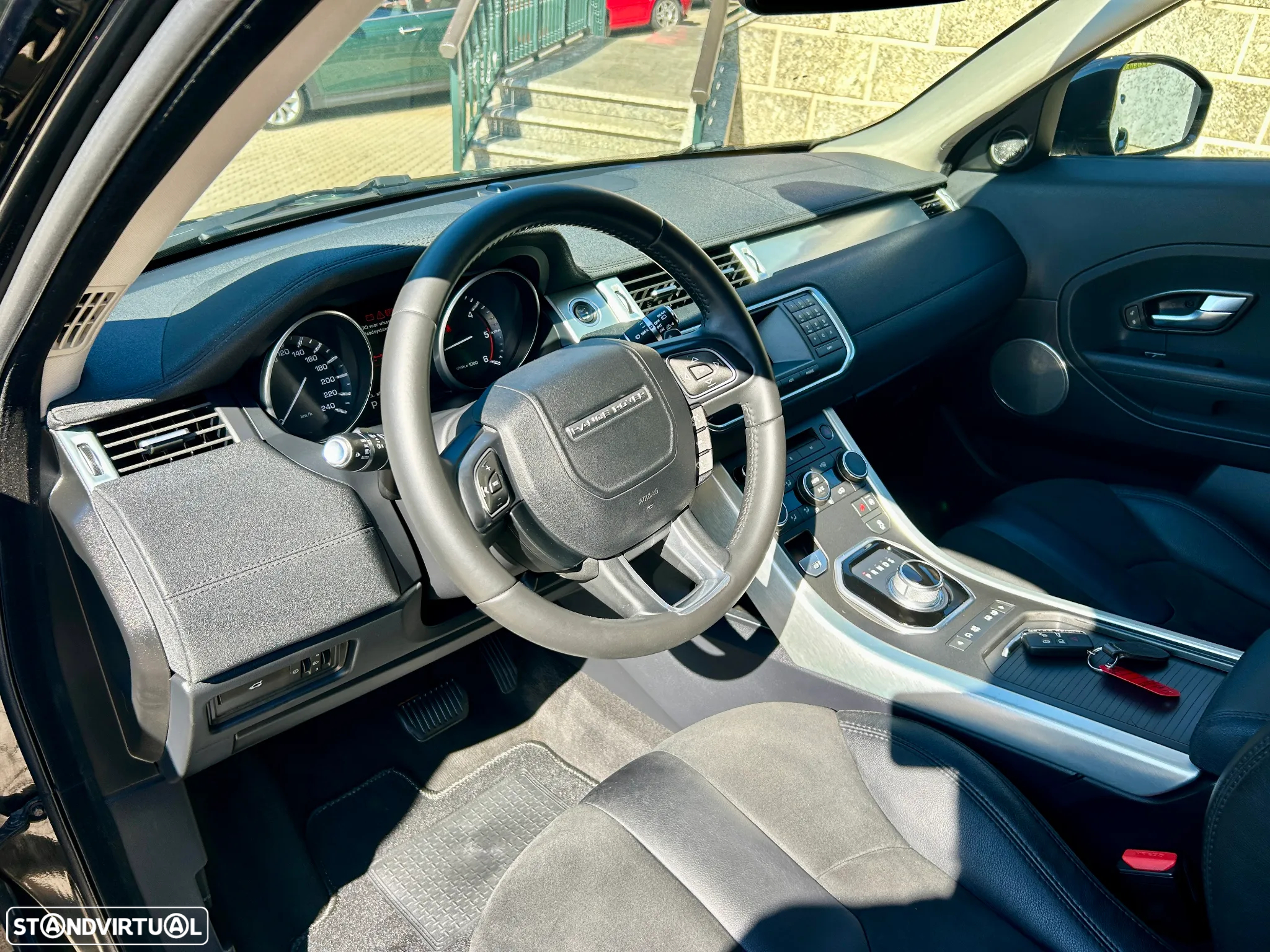 Land Rover Range Rover Evoque 2.2 TD4 Prestige Auto - 16
