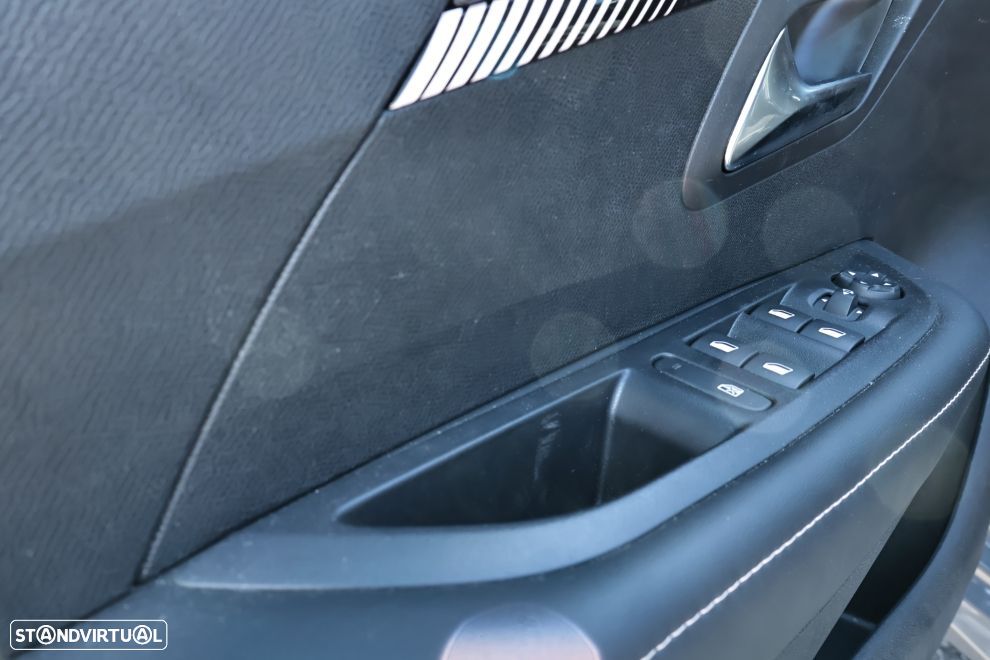 Peugeot 208 1.2 PureTech Allure - 14