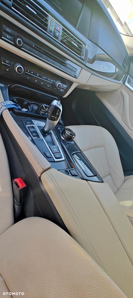 BMW Seria 5 520d Luxury Line - 15