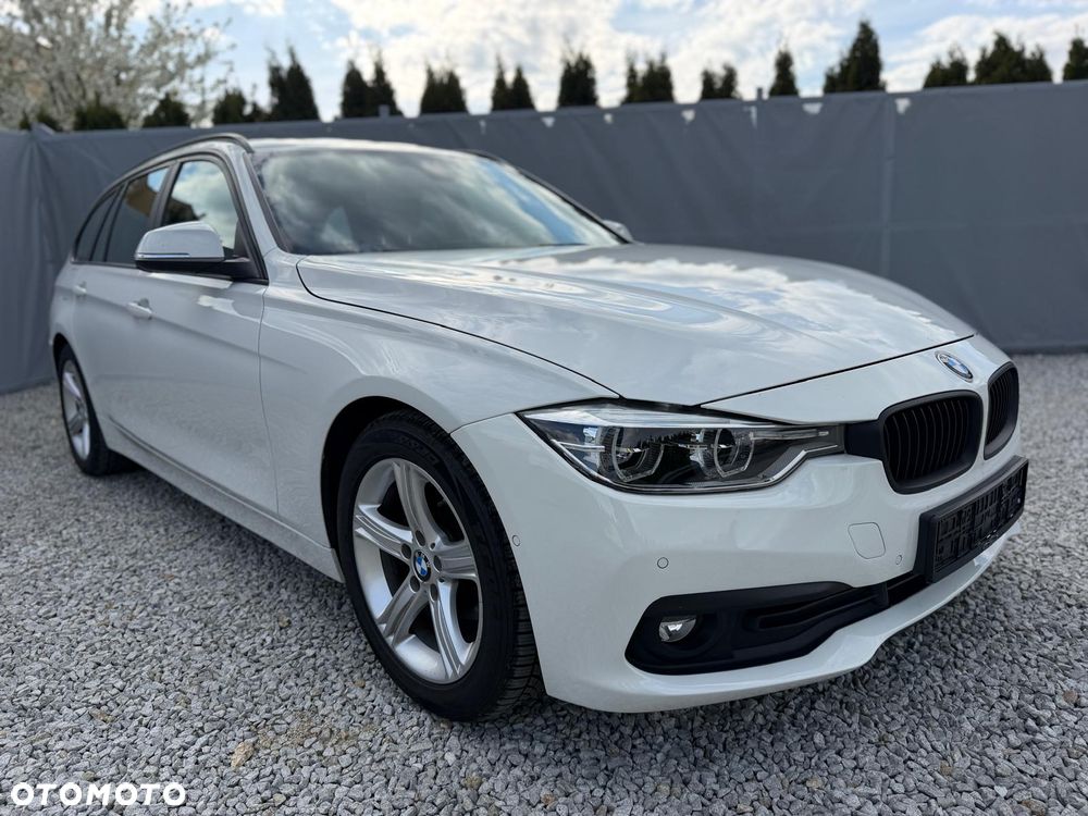 BMW Seria 3 318d Luxury Line - 9