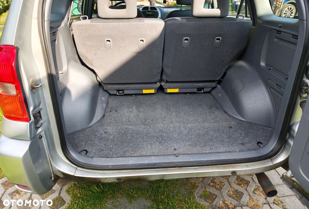 Toyota RAV4 - 10