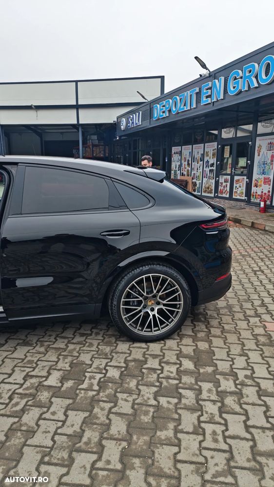 Porsche Cayenne - 21
