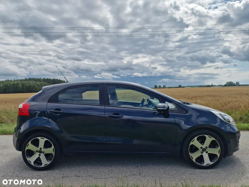 Kia Rio - 4