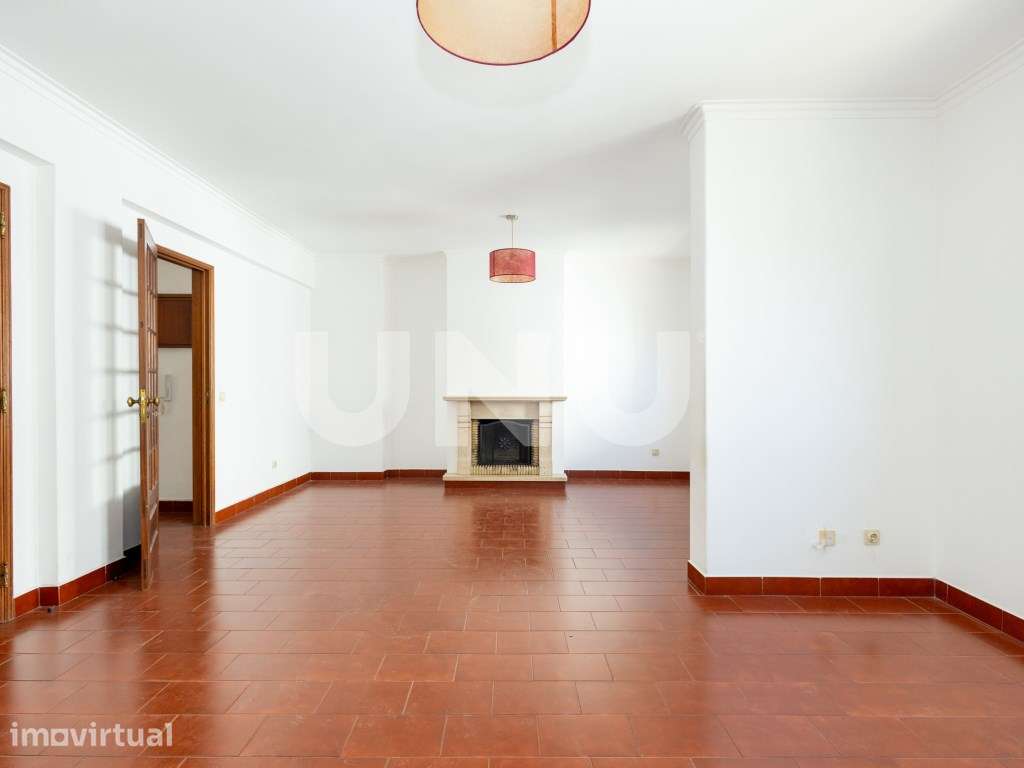Apartamento T3 no centro do Carregado! - Grande imagem: 2/39