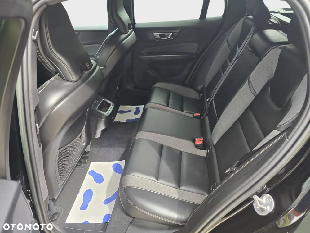 Volvo V60 Cross Country B4 D AWD Ultimate - 14