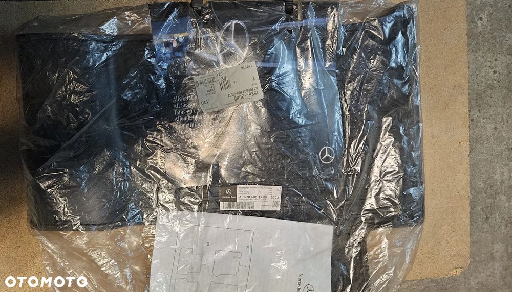 MERCEDES X-KLASA W470 DYWANIK GUMOWY A4706801700 9G33 - 3