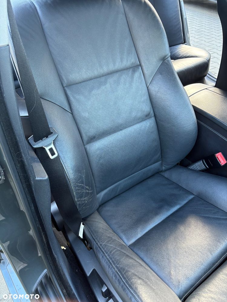 BMW Seria 5 525d - 27