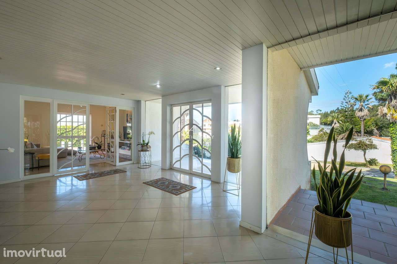 Luxuosa Casa T13 com Piscina e Jardins em Arcozelo – Um Refúgio à Beir - Grande imagem: 3/38