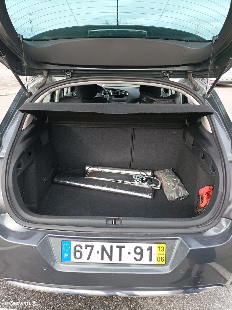 Citroën C4 1.6 HDi Seduction 104g - 6
