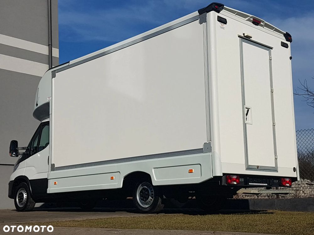 Iveco DAILY KONTENER NISKOPODŁOGOWY 4,43x2,23x2,42 SKLEP FOODTRUCK BAR KLIMA KONIOWÓZ KAMPER - 28
