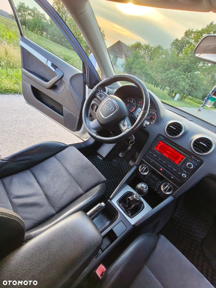 Audi A3 Sportback 2.0 TDI Ambition - 13