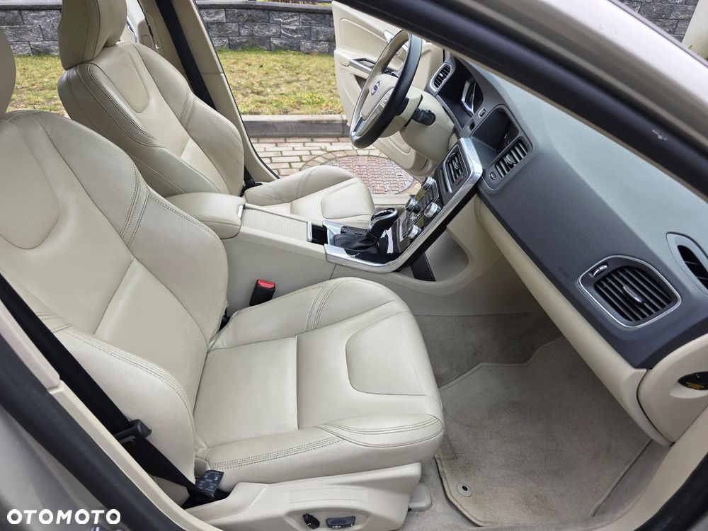 Volvo S60 D4 Geartronic Summum - 31