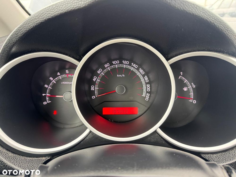 Kia Venga 1.6 CRDi 128 Edition 7 - 17