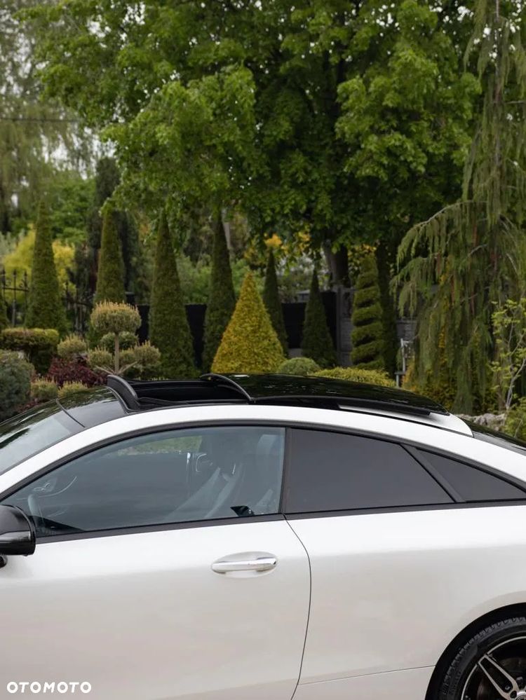 Mercedes-Benz Klasa E 300 Coupe 9G-TRONIC - 12