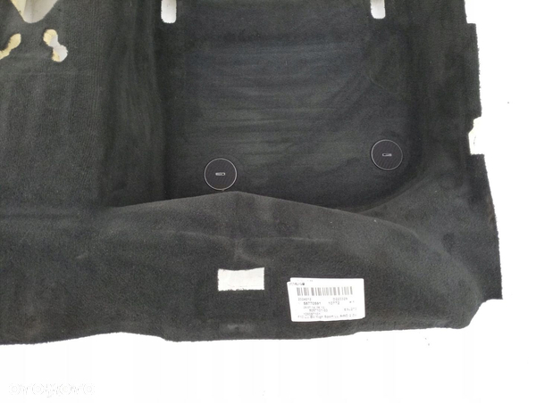 BMW F10 F11 wykładzina tył tylna 8057101