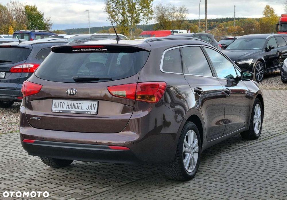 Kia Ceed - 12