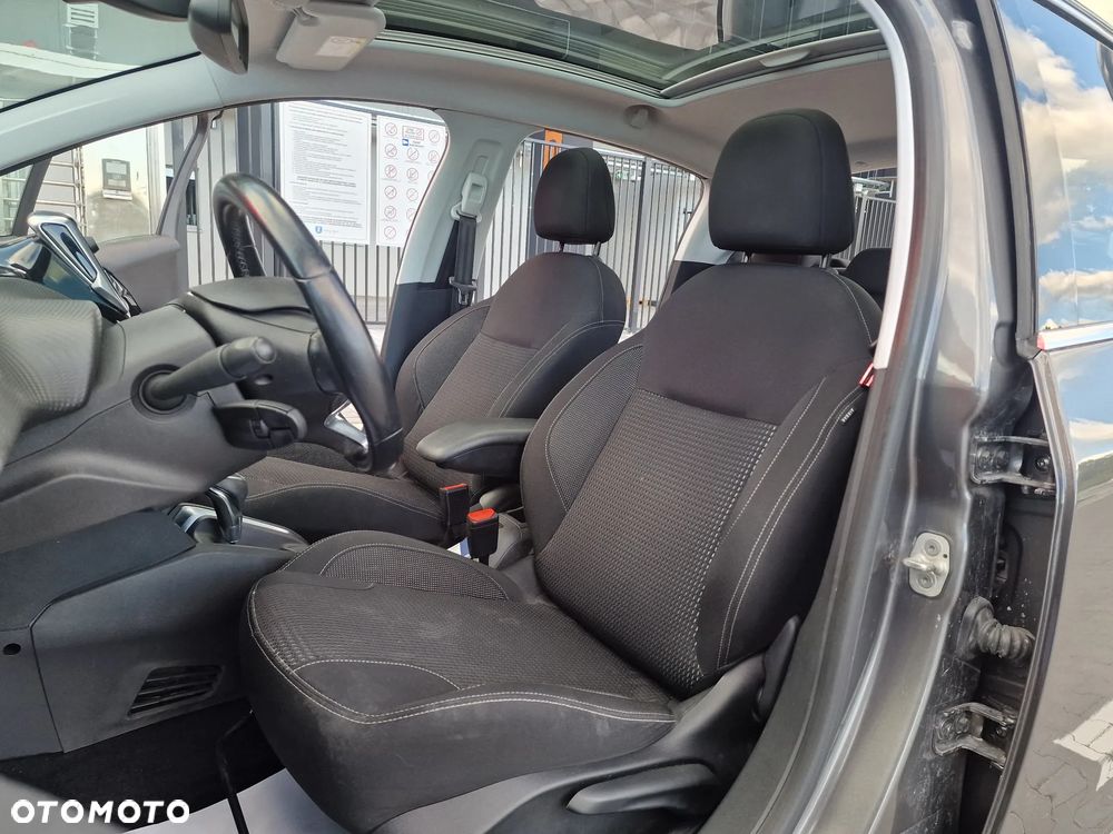 Peugeot 208 - 19